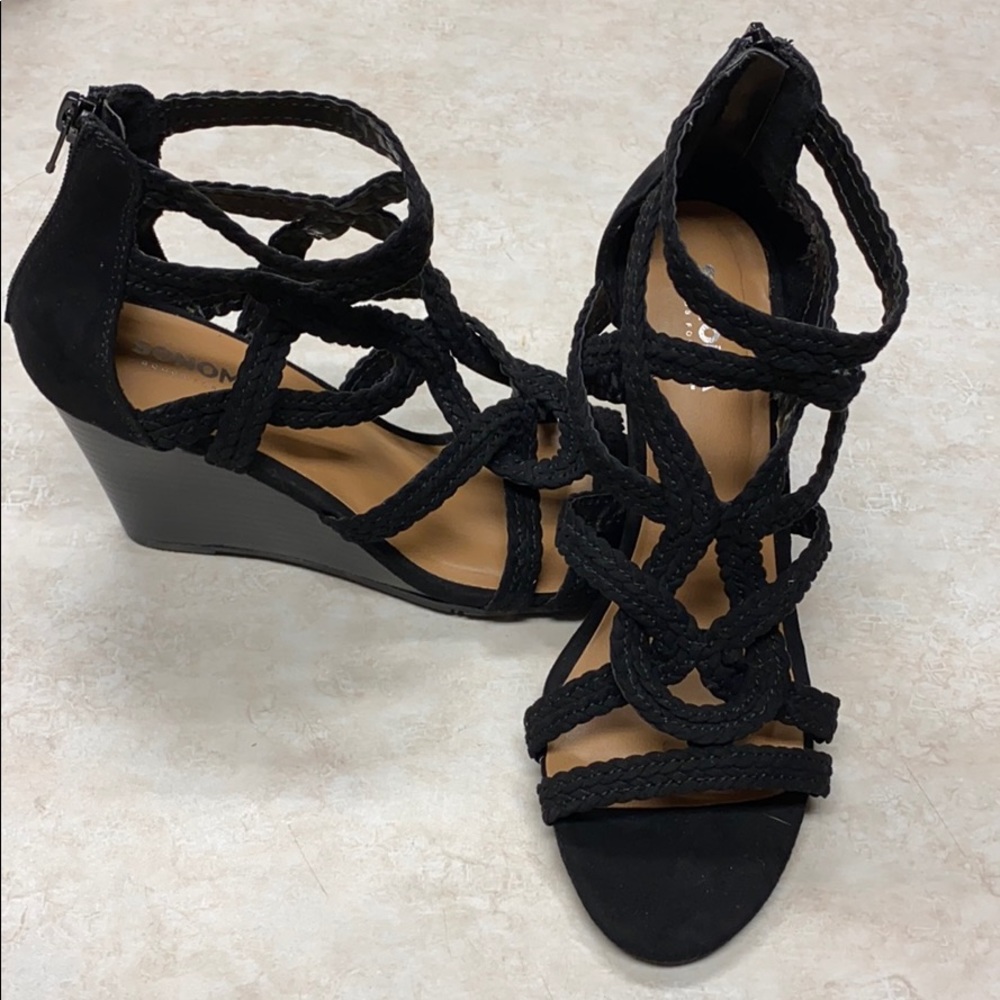 Back Sonoma women’s wedge sandal size 8